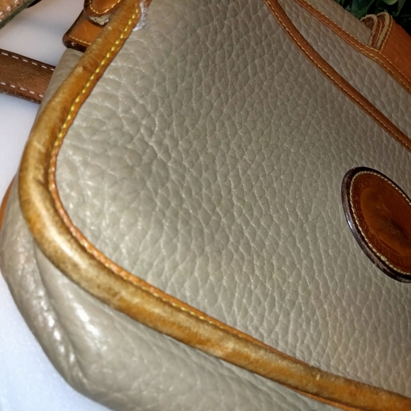 Original Vintage Dooney and Bourke Two Tone - Picture 2 of 6